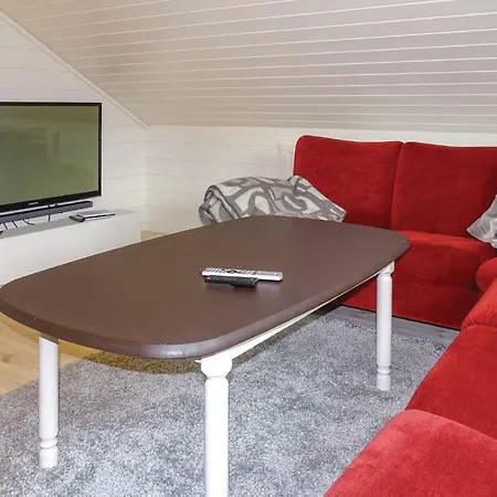 Сasa de vacaciones Three-bedroom Holiday In Vikesa *